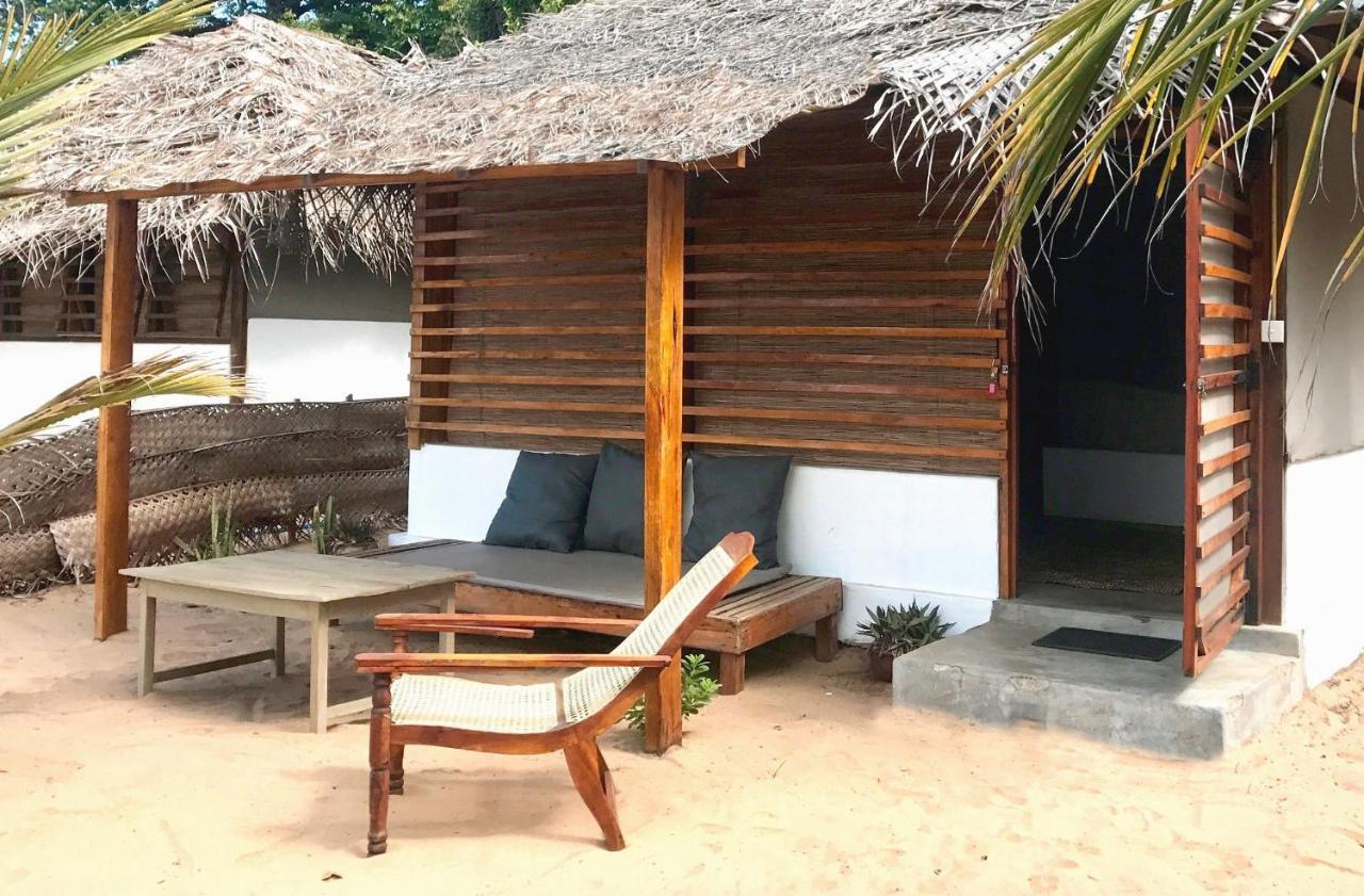 Upali Beach Surf Resort & Cafe อารูกัมเบย์ ภายนอก รูปภาพ
