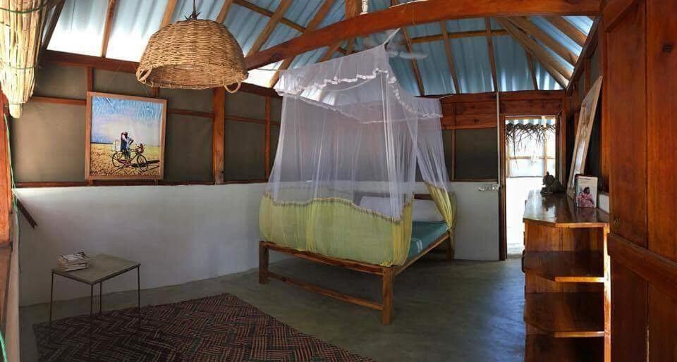 Upali Beach Surf Resort & Cafe อารูกัมเบย์ ภายนอก รูปภาพ